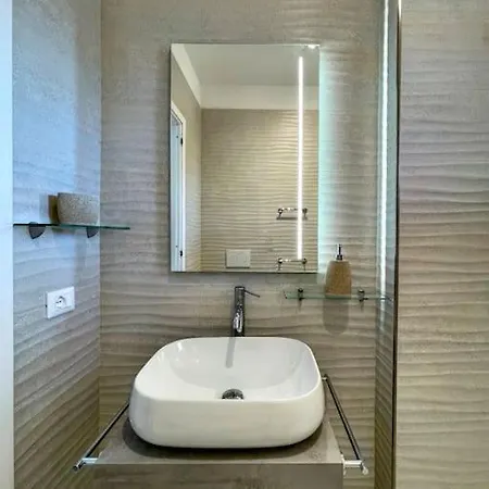 Atmosphera, 180 M Dalla Terza Apartment